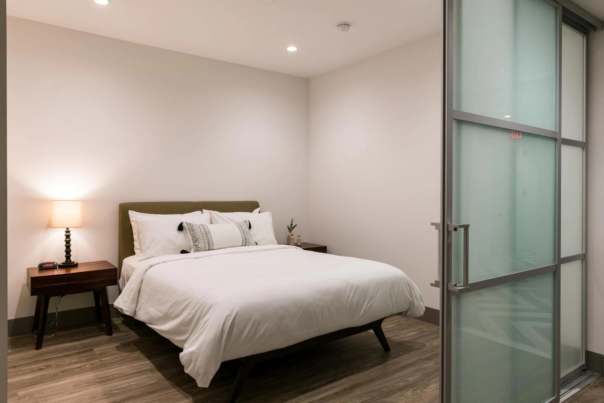 Abode Angeles - Downtown South Park Apartahotel 4*