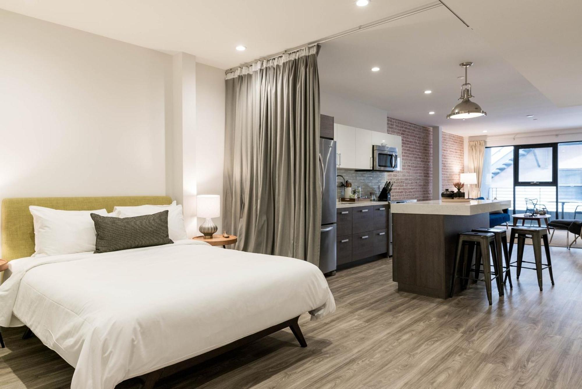 Abode Angeles - Downtown South Park Apartahotel 4*