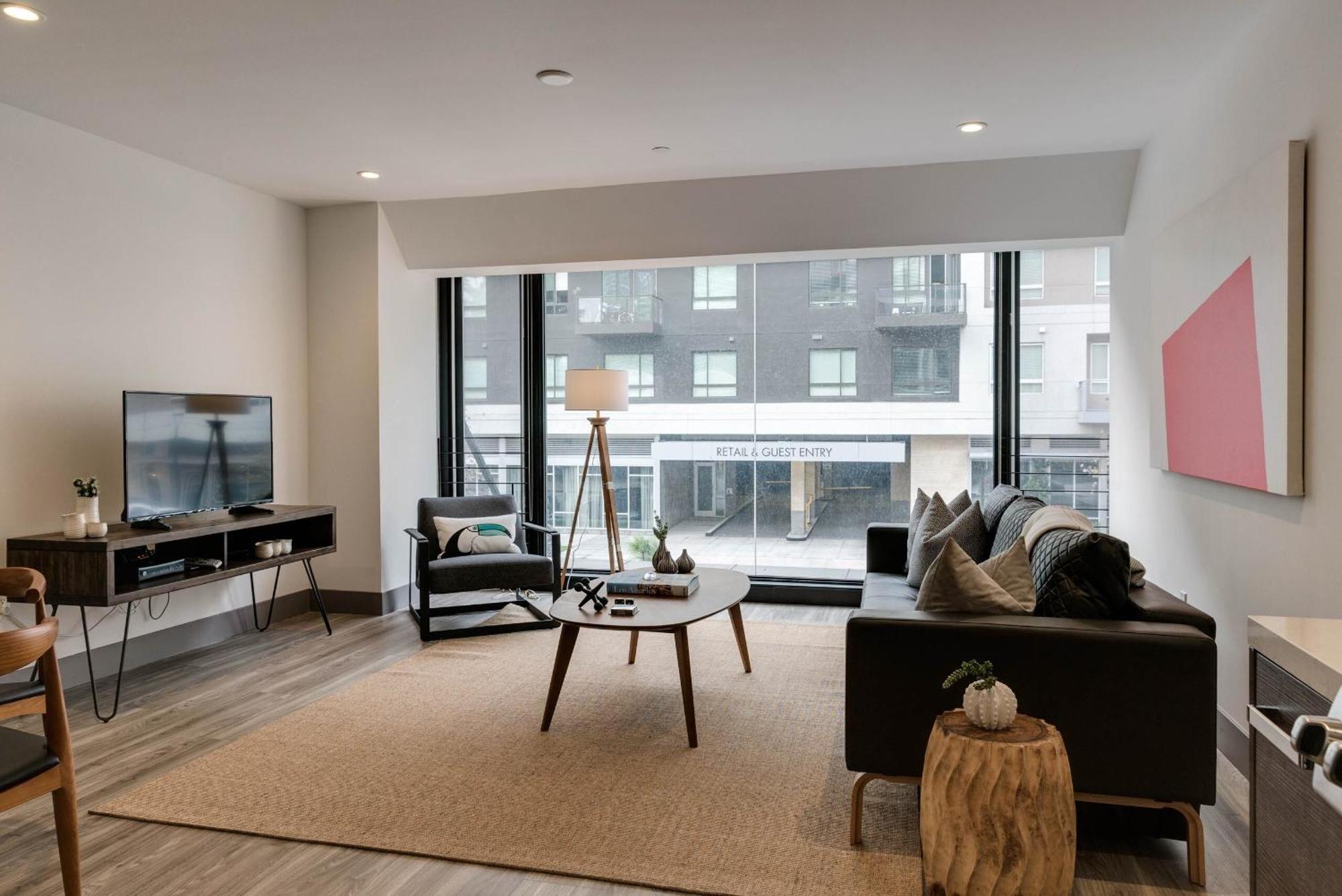 Abode Angeles - Downtown South Park Apartahotel 4*