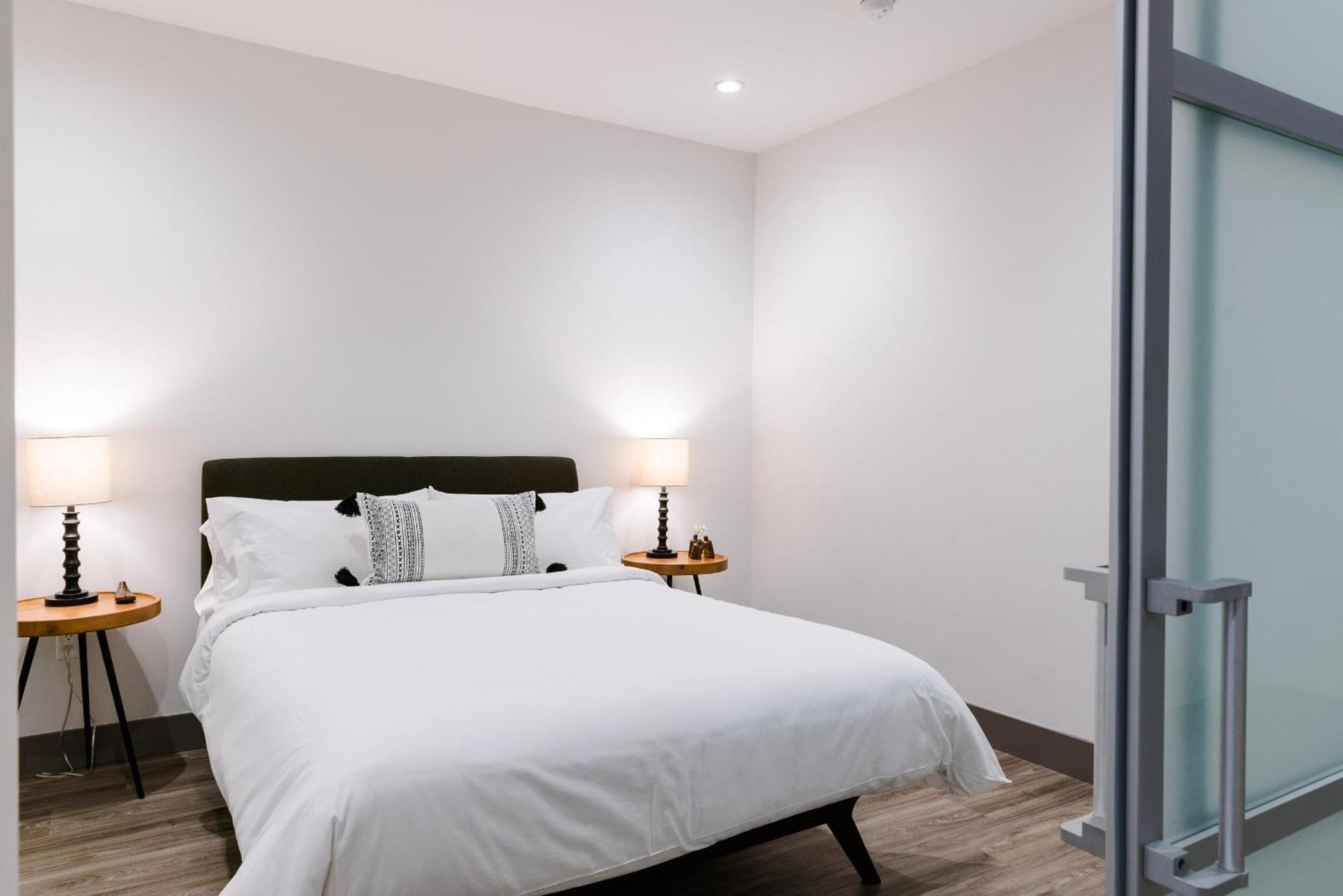 Abode Angeles - Downtown South Park Apartahotel 4*
